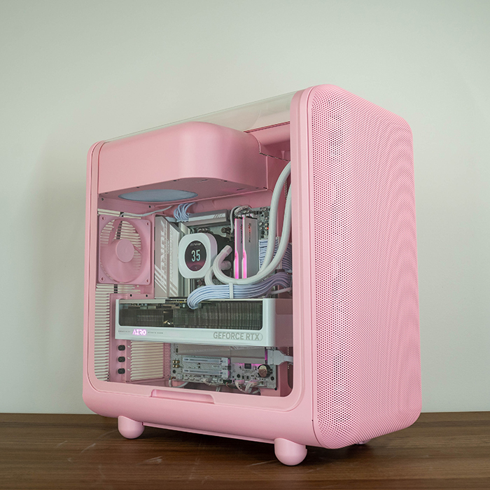 Image of Strawberry: R7 9800X3D / RTX 5070ti